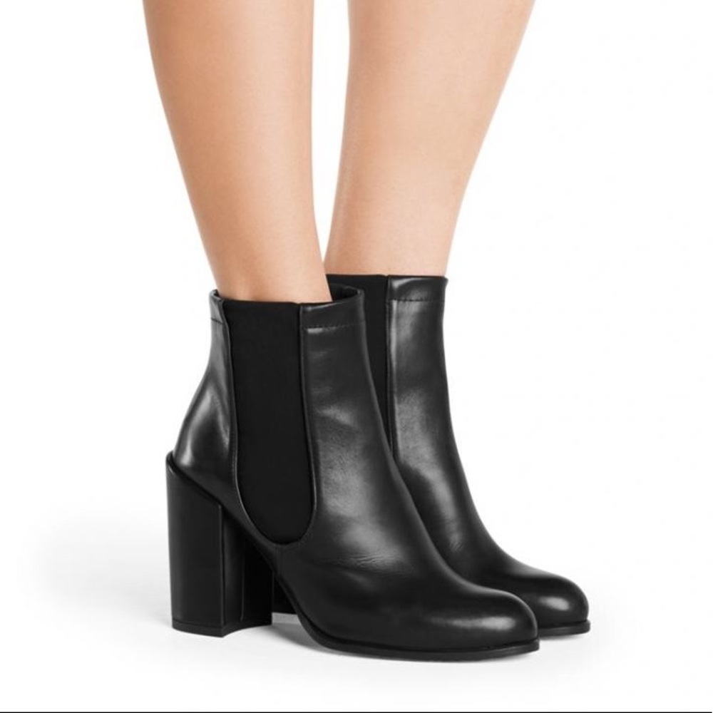 Stuart Weitzman The Sidemover Booties